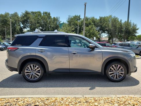 Certified 2023 Nissan Pathfinder SL w/ SL Premium Package AWD/4WD image 4