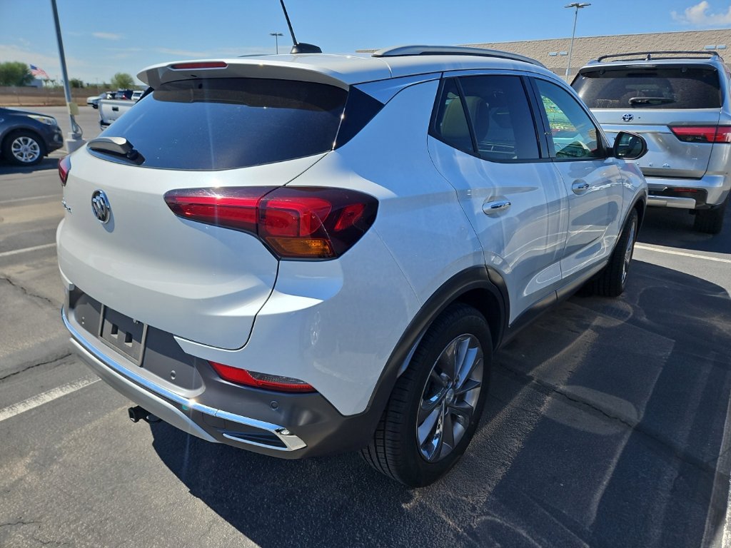Used 2020 Buick Encore GX Essence w/ Experience Buick Package FWD image 3