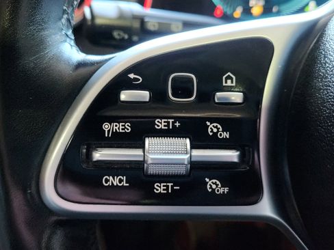 Used 2022 Mercedes-Benz GLB 250 4MATIC image 18