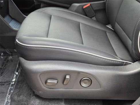 Used 2026 Buick Enclave Preferred FWD image 28