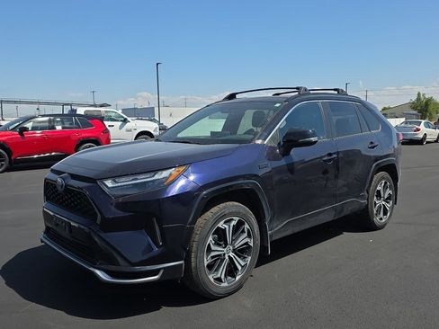 Certified 2022 Toyota RAV4 XSE w/ Weather Package AWD/4WD image 3