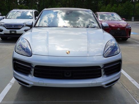 Used 2021 Porsche Cayenne Coupe image 2