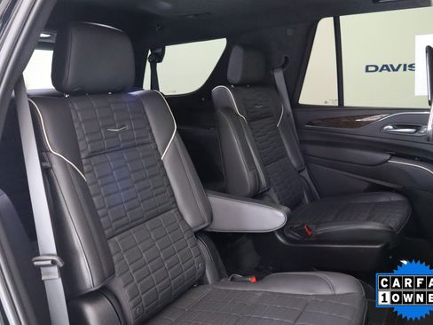 Used 2024 Cadillac Escalade Sport Platinum w/ LPO, ONYX Package AWD/4WD image 21