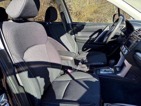 Used 2018 Subaru Forester 2.5i Premium w/ All-Weather Package image 13