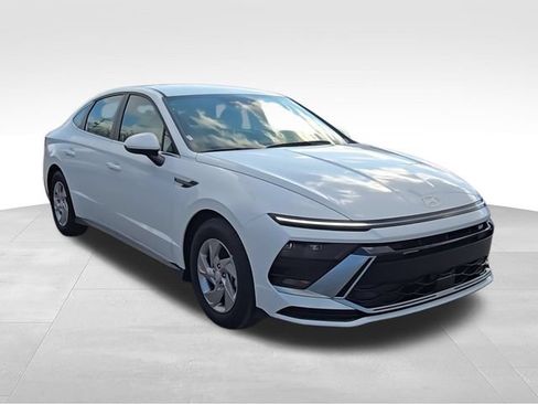New 2026 Hyundai Sonata SE FWD image 2