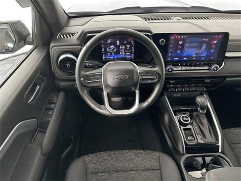 Used 2023 Chevrolet Colorado Z71 image 12