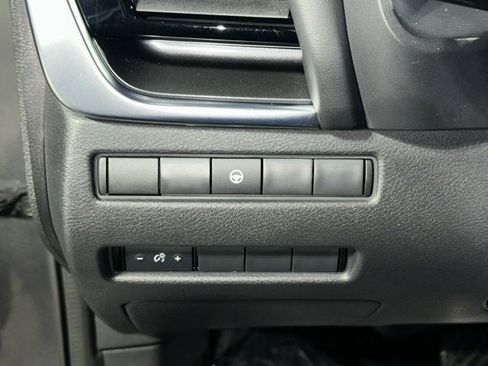 Used 2021 Nissan Rogue SV image 21