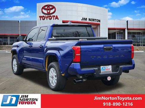 Used 2025 Toyota Tacoma SR5 image 8