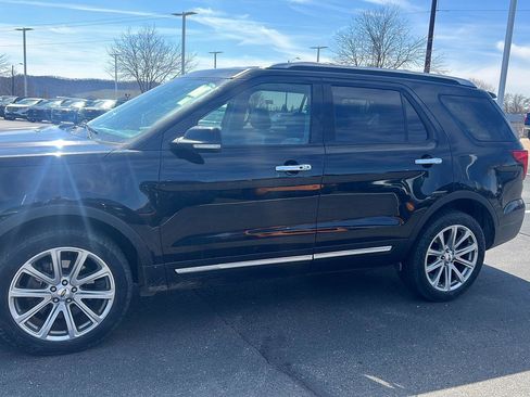 Used 2017 Ford Explorer Limited image 12