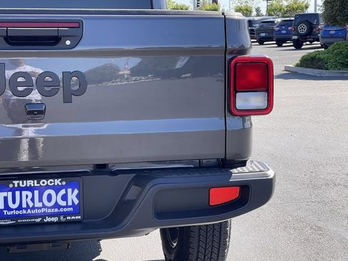 New 2026 Jeep Gladiator Sport AWD/4WD image 12