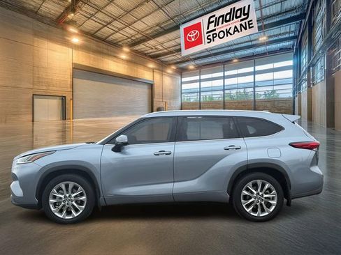 Certified 2022 Toyota Highlander Limited image 3