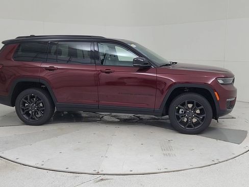 New 2025 Jeep Grand Cherokee L Limited image 17