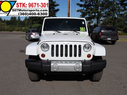 Used 2013 Jeep Wrangler Unlimited Sahara w/ Connectivity Group AWD/4WD image 12