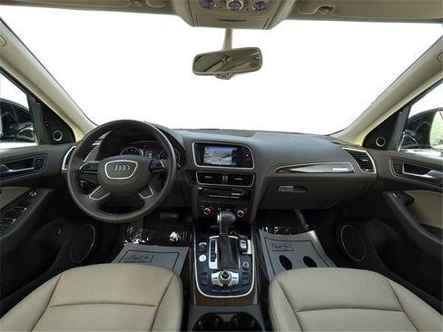 Used 2017 Audi Q5 2.0T Premium Plus w/ Technology Package image 30