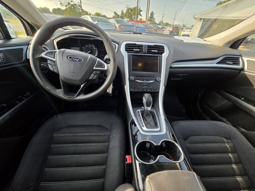 Used 2014 Ford Fusion SE FWD image 13