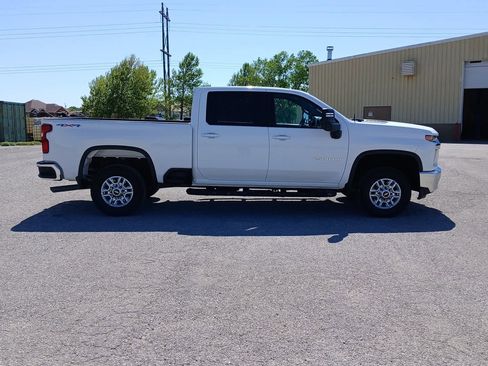 Used 2020 Chevrolet Silverado 2500 LT AWD/4WD image 10