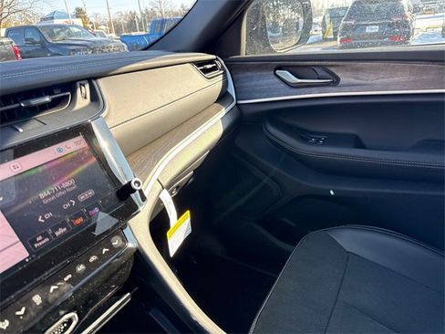 New 2026 Jeep Grand Cherokee Laredo image 24