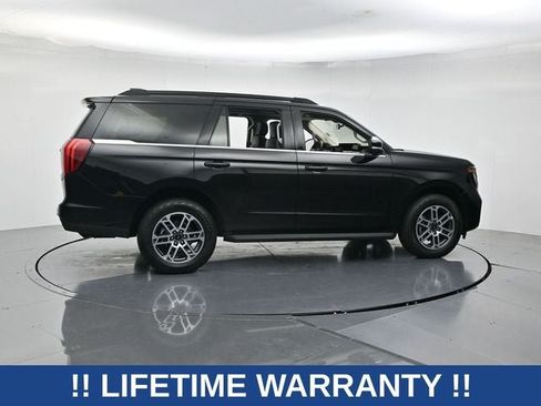 Used 2025 Ford Expedition Active AWD/4WD image 2