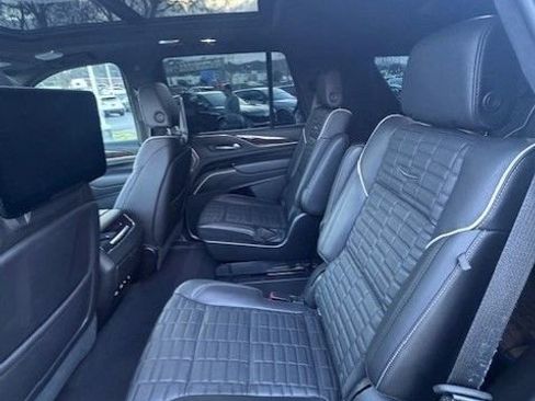 Used 2021 Cadillac Escalade Sport Platinum w/ Heavy-Duty Trailer Package image 10