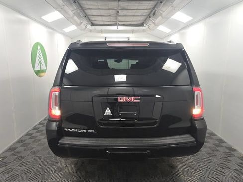 Used 2016 GMC Yukon XL SLT w/ Open Road Package AWD/4WD image 6
