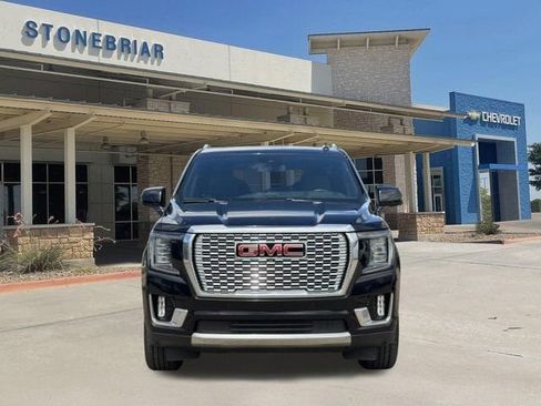 Used 2023 GMC Yukon XL Denali AWD/4WD image 9