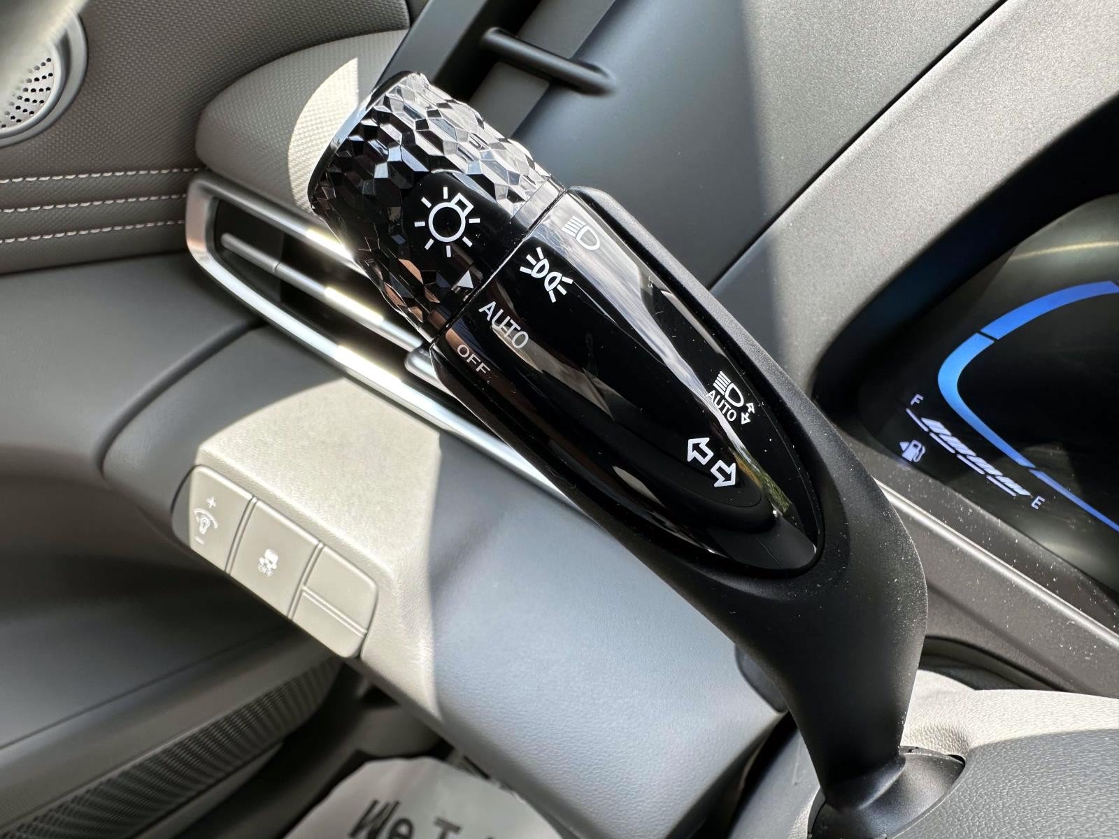 Used 2025 Hyundai Elantra Sport FWD image 19