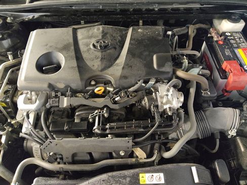 Used 2021 Toyota Camry SE image 30