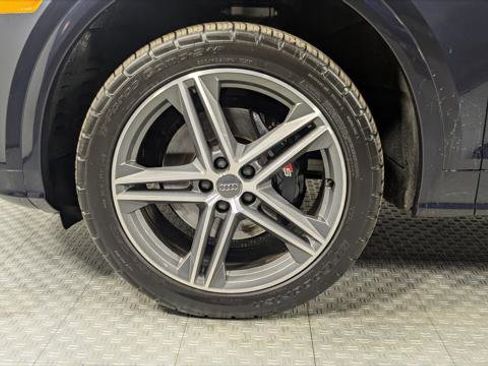 Used 2018 Audi SQ5 Premium Plus w/ Navigation Package image 37