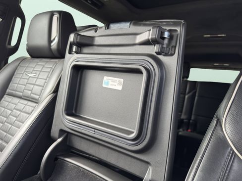 Used 2022 Cadillac Escalade ESV Premium Luxury Platinum w/ Heavy-Duty Trailer Package image 76