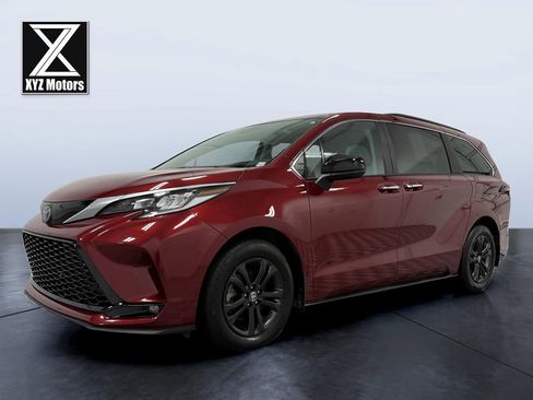 Used 2024 Toyota Sienna XSE image 2