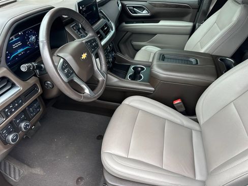 Used 2022 Chevrolet Tahoe LT w/ Luxury Package AWD/4WD image 9