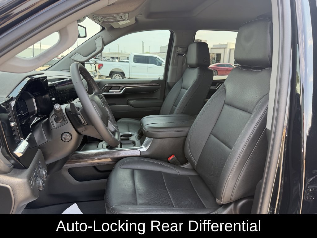 Used 2023 Chevrolet Silverado 1500 LTZ AWD/4WD image 32