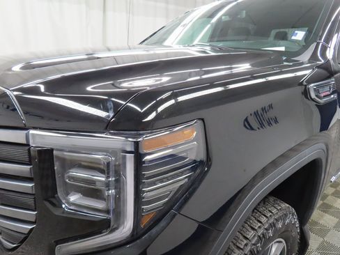 Used 2025 GMC Sierra 1500 AT4 image 41