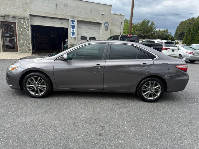 Used 2016 Toyota Camry SE FWD image 4