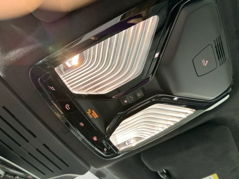 Used 2026 BMW X7 xDrive40i w/ M Sport Package image 17