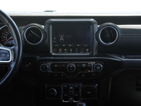 Certified 2021 Jeep Gladiator Overland w/ Popular Equipment Package AWD/4WD image 34