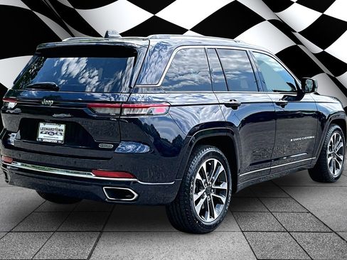 Used 2023 Jeep Grand Cherokee Overland AWD/4WD image 2