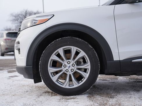 Used 2023 Ford Explorer XLT w/ Equipment Group 202A image 12