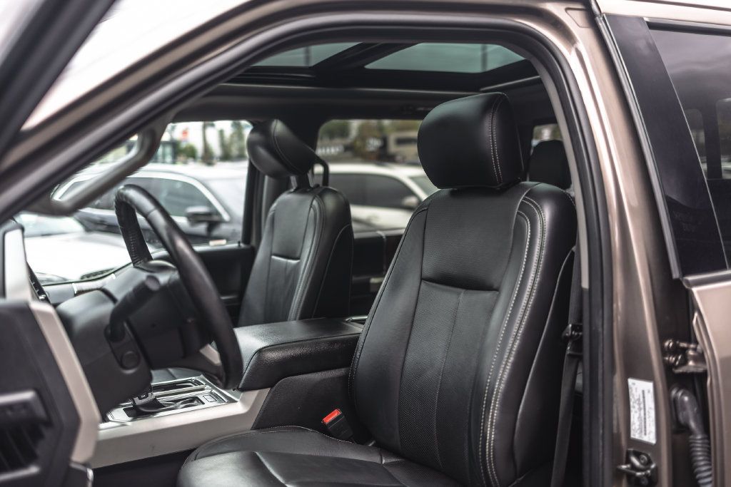 Used 2018 Ford F150 Lariat w/ Equipment Group 502A Luxury AWD/4WD image 13