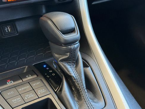 Certified 2025 Toyota RAV4 XLE AWD/4WD image 35