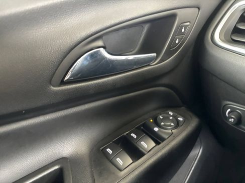 Used 2022 Chevrolet Equinox LT FWD image 29