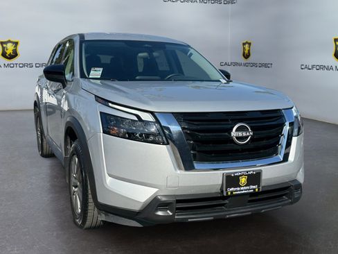 Used 2024 Nissan Pathfinder S FWD image 7
