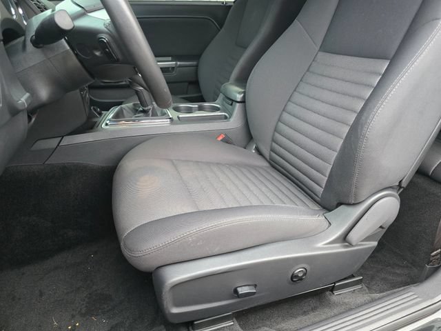 Used 2013 Dodge Challenger R/T RWD image 5