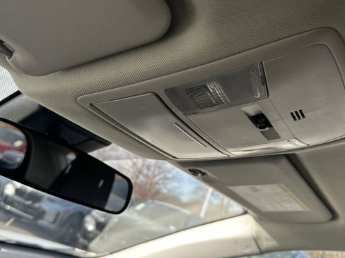 Used 2018 Toyota RAV4 LE image 28