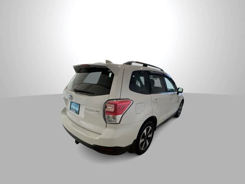 Used 2017 Subaru Forester 2.5i Premium image 8