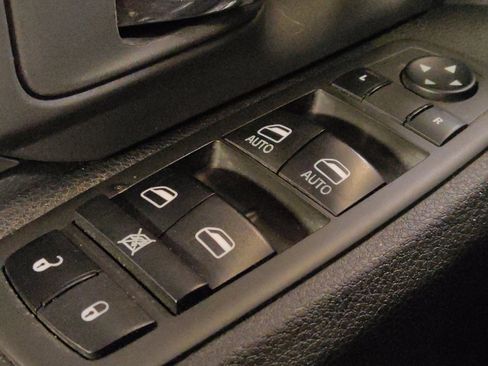 Used 2021 RAM 1500 Classic SLT image 27