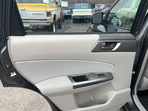 Used 2012 Subaru Forester 2.5X w/ Alloy Wheel Pkg image 12