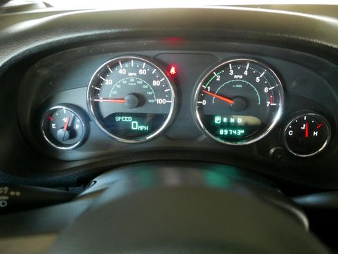 Used 2017 Jeep Wrangler Unlimited Sport image 12