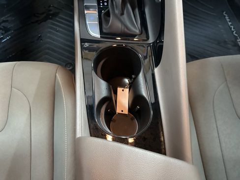 Certified 2024 Hyundai Elantra SEL w/ Convenience Package image 22