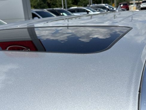 Used 2014 Toyota Highlander XLE FWD image 16